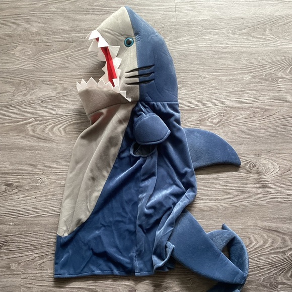 Great White Shark Costume - Picture 8 of 11